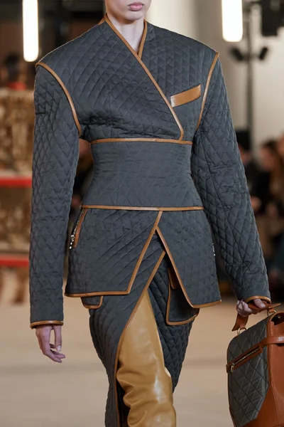 Look 93